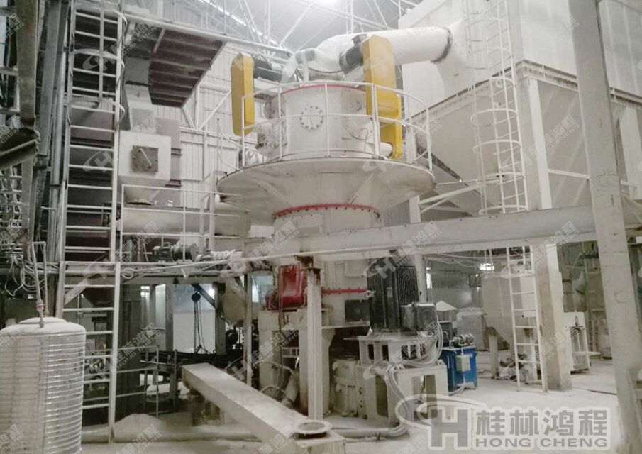 HLMX1100高純石英砂磨粉機(jī)推薦設(shè)備，桂林鴻程環(huán)保磨粉機(jī)，HLMX超細(xì)立式磨粉機(jī)